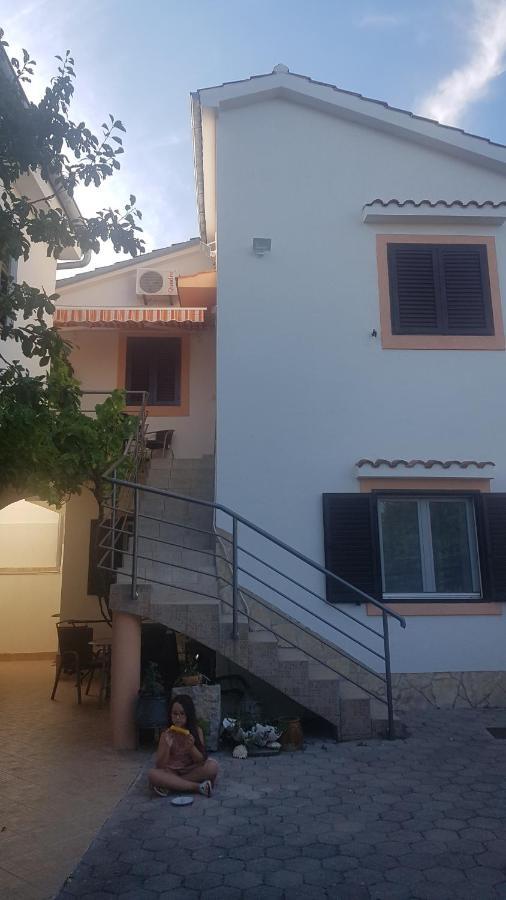 Gita Appartement Omišalj Buitenkant foto