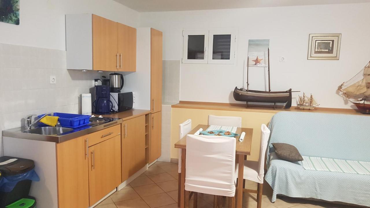 Gita Appartement Omišalj Buitenkant foto