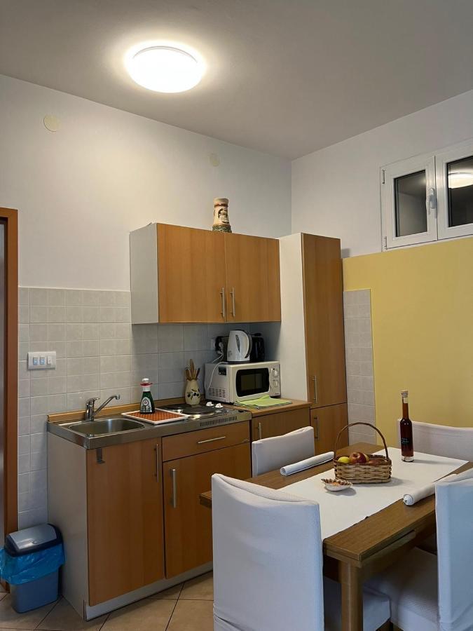 Gita Appartement Omišalj Buitenkant foto