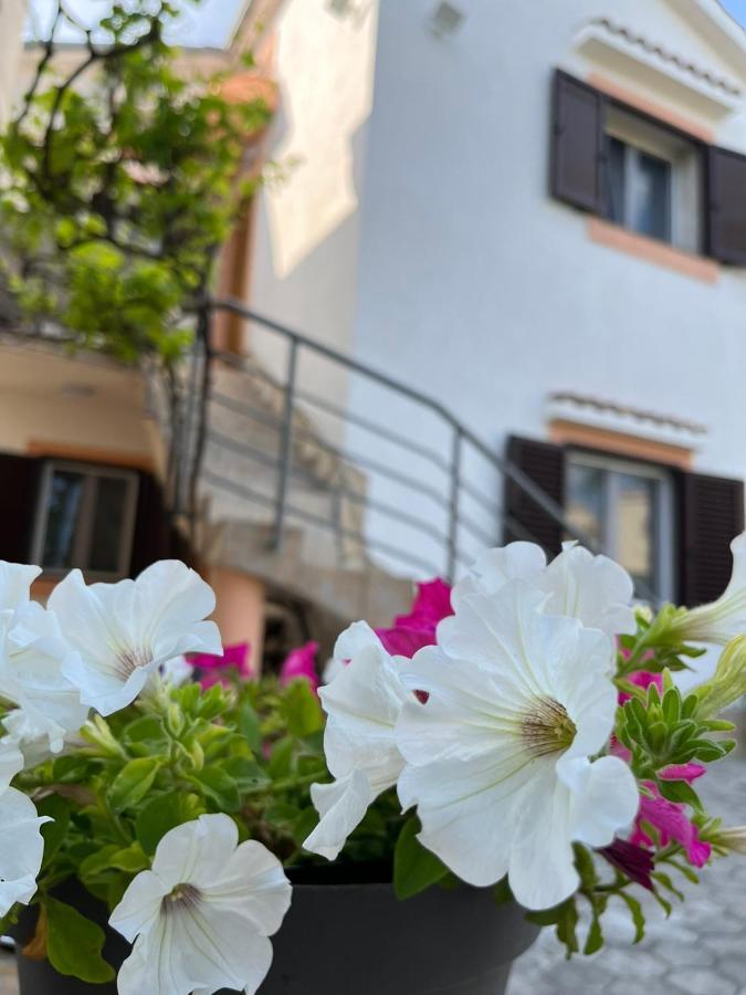 Gita Appartement Omišalj Buitenkant foto