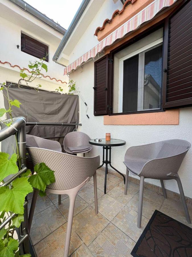 Gita Appartement Omišalj Buitenkant foto